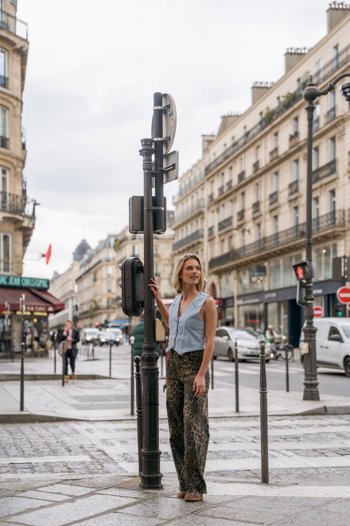 Tops Ylena