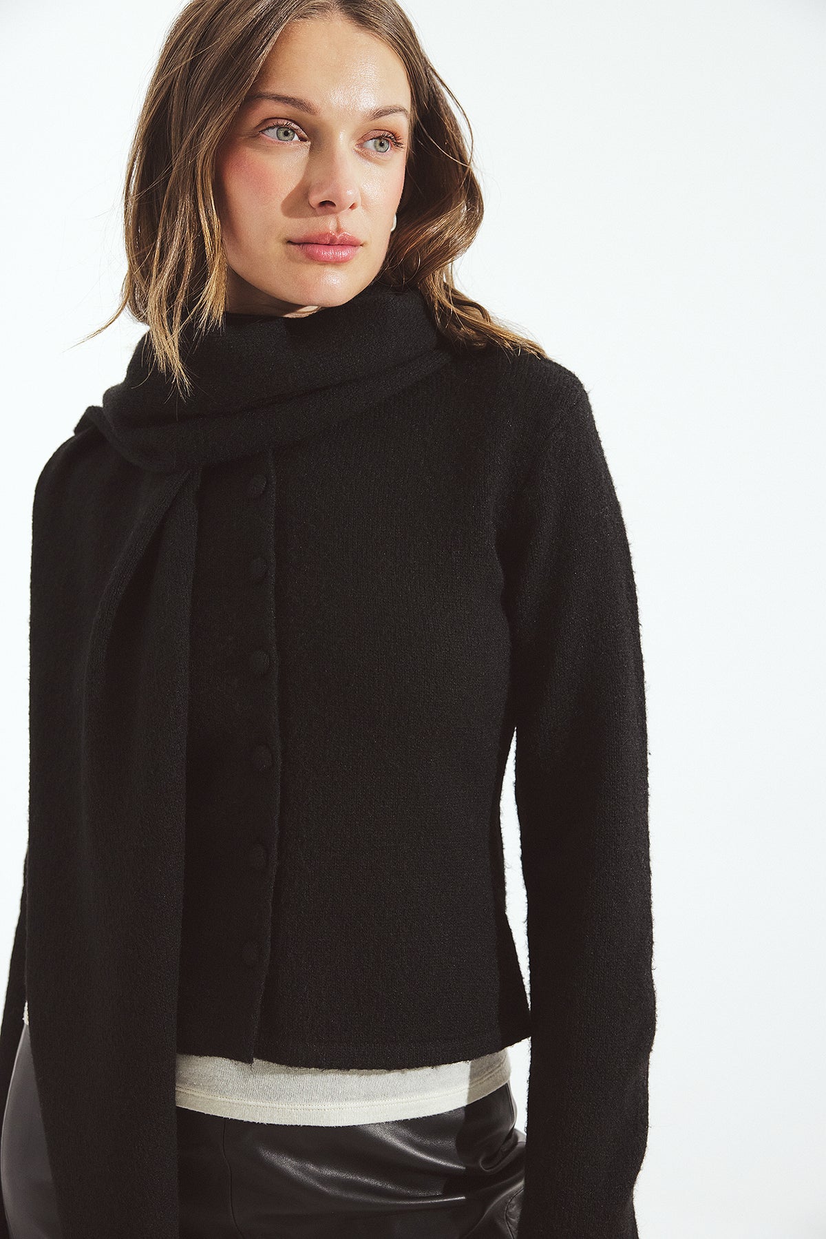 Cardigan Avelïa — Black — alternate view 1