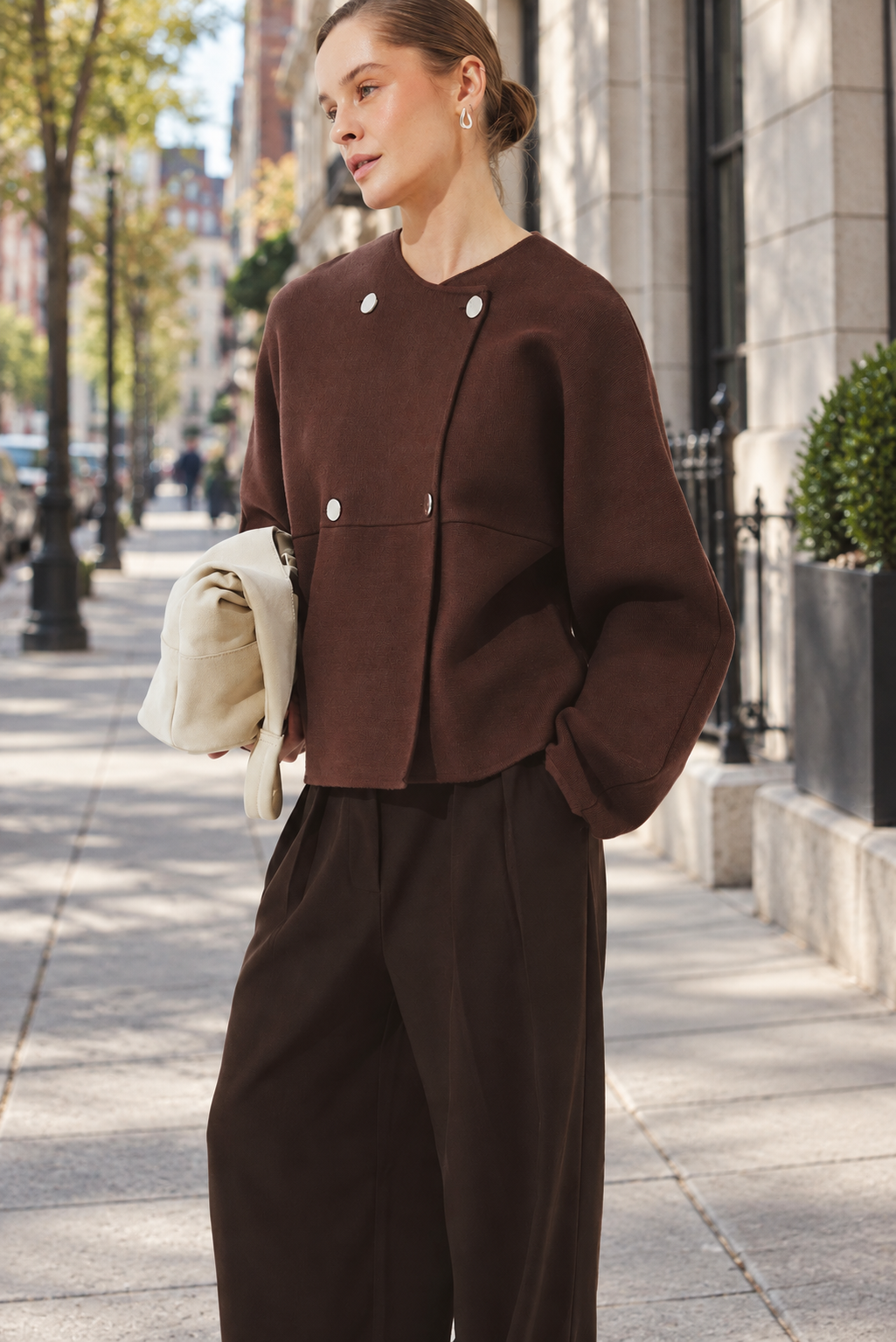 Cardigan Célïane — Brown — streetwear look
