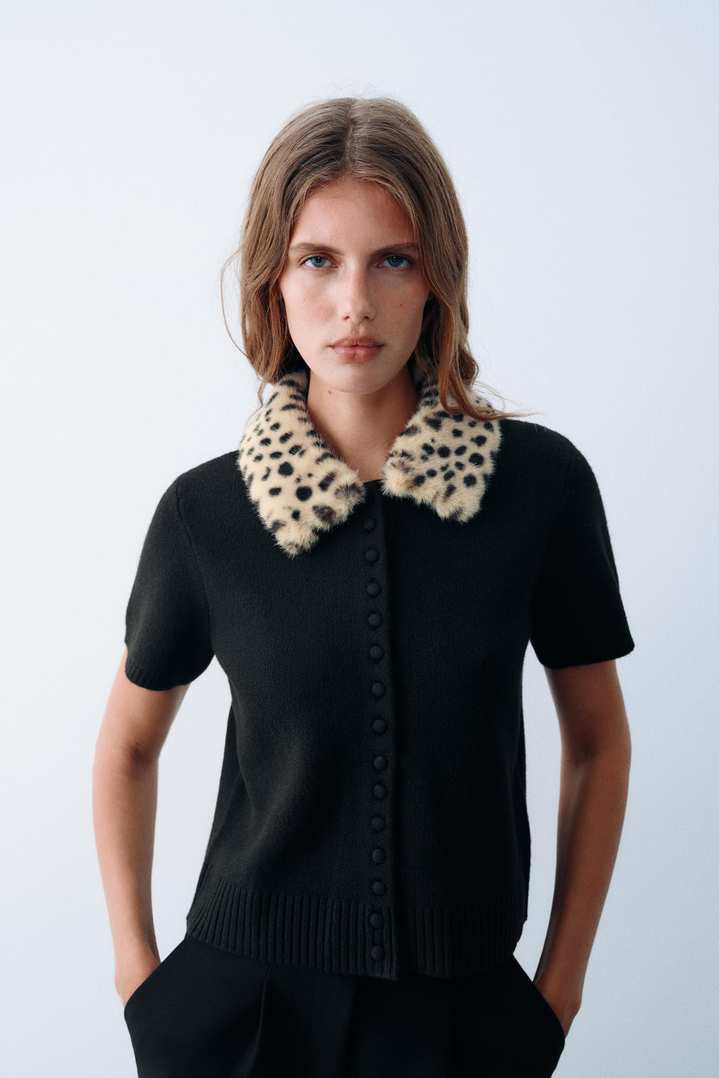 Cardigan Vanyss — Black with a leopard-print collar — alternate view 1